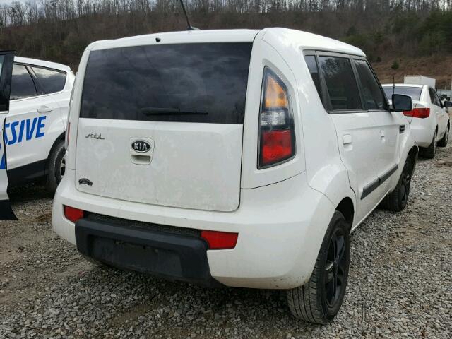 KNDJT2A29A7702723 - 2010 KIA SOUL + WHITE photo 4