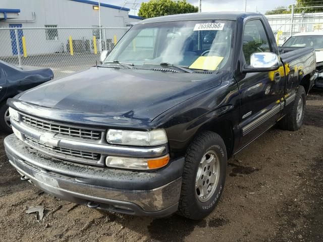 1GCEC14VXYZ169538 - 2000 CHEVROLET SILVERADO BLACK photo 2