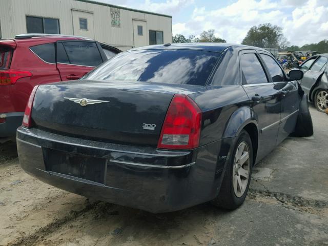 2C3KA53G66H351323 - 2006 CHRYSLER 300 TOURIN BLACK photo 4