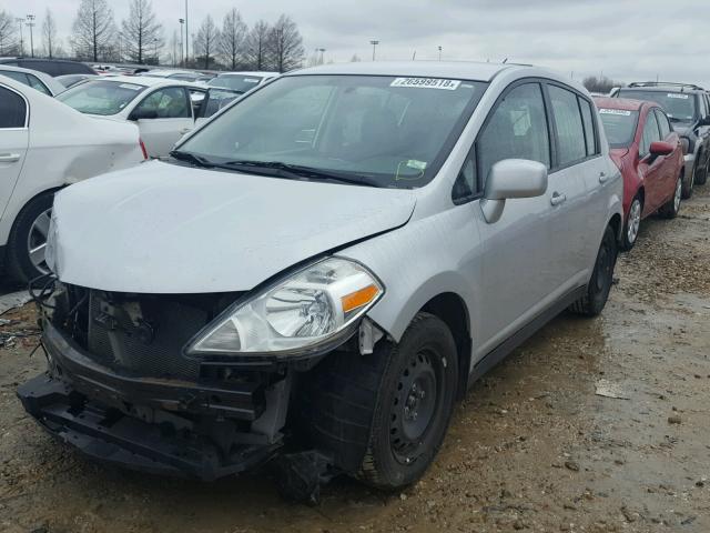 3N1BC13E28L441370 - 2008 NISSAN VERSA S SILVER photo 2