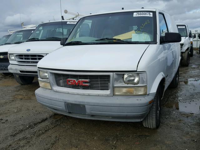 1GTDM19W2YB505671 - 2000 GMC SAFARI XT WHITE photo 2