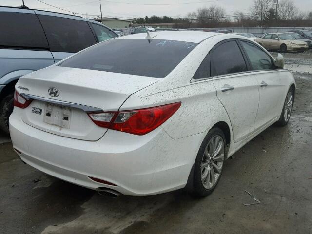 5NPEC4AC0DH517756 - 2013 HYUNDAI SONATA SE WHITE photo 4