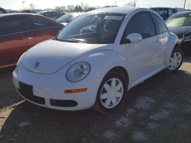 3VWPW3AG8AM018283 - 2010 VOLKSWAGEN NEW BEETLE 白色 照片 2