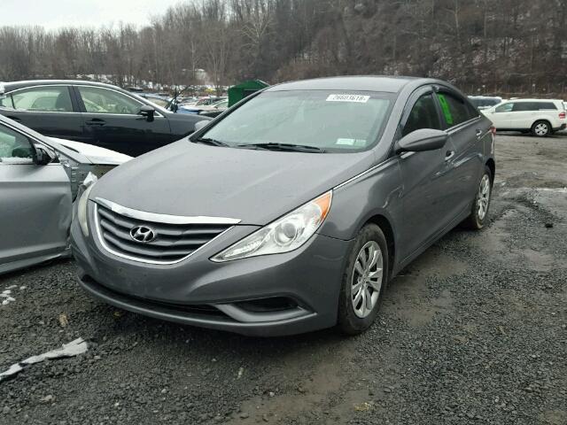 5NPEB4AC2BH064238 - 2011 HYUNDAI SONATA GLS GRAY photo 2