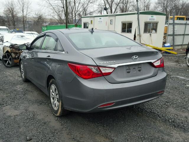 5NPEB4AC2BH064238 - 2011 HYUNDAI SONATA GLS GRAY photo 3