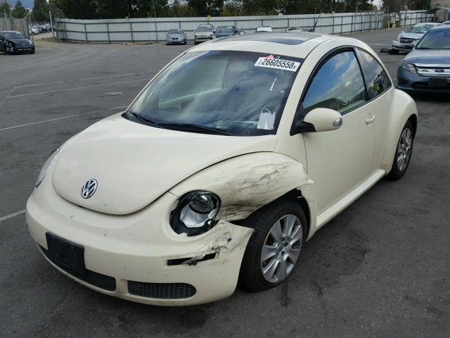 3VWRG3AG1AM013920 - 2010 VOLKSWAGEN NEW BEETLE TAN photo 2