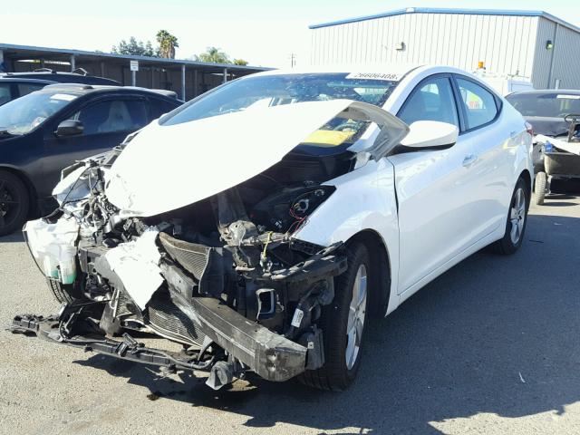 5NPDH4AEXDH407702 - 2013 HYUNDAI ELANTRA GL WHITE photo 2