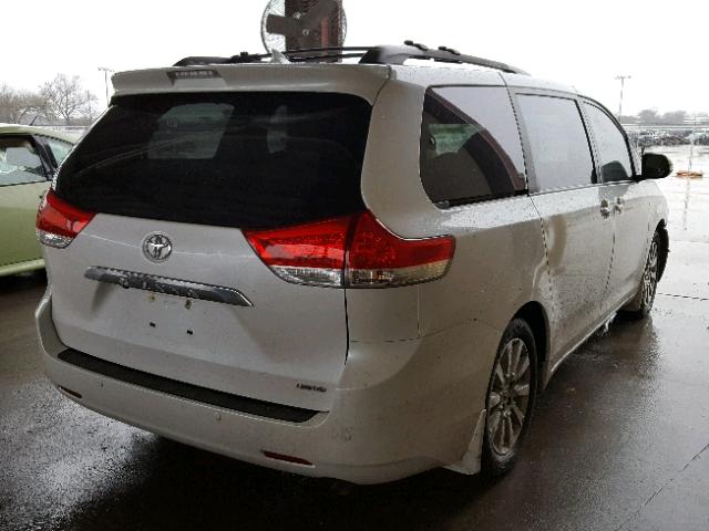 5TDYK3DC3ES466576 - 2014 TOYOTA SIENNA XLE WHITE photo 4