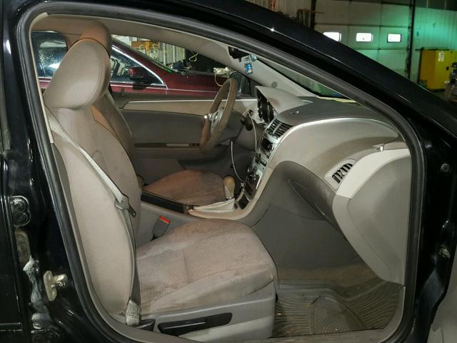 1G1ZB5EB6AF269457 - 2010 CHEVROLET MALIBU LS შავი ფოტო 5