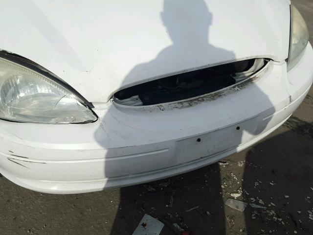 1FAFP53U02G167878 - 2002 FORD TAURUS SE WHITE photo 9