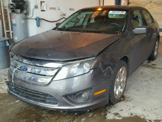 3FAHP0HAXAR424823 - 2010 FORD FUSION SE GRAY photo 2