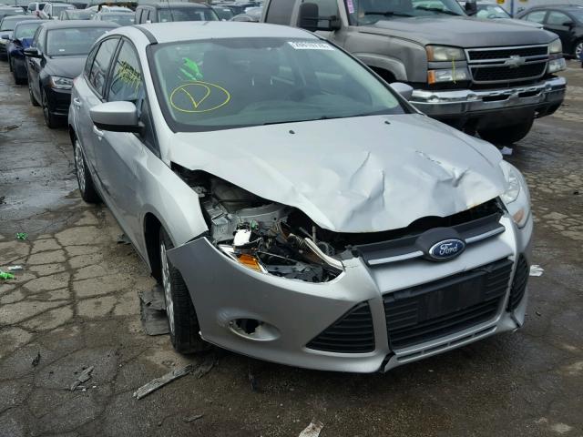 1FAHP3K25CL176713 - 2012 FORD FOCUS SE SILVER photo 1