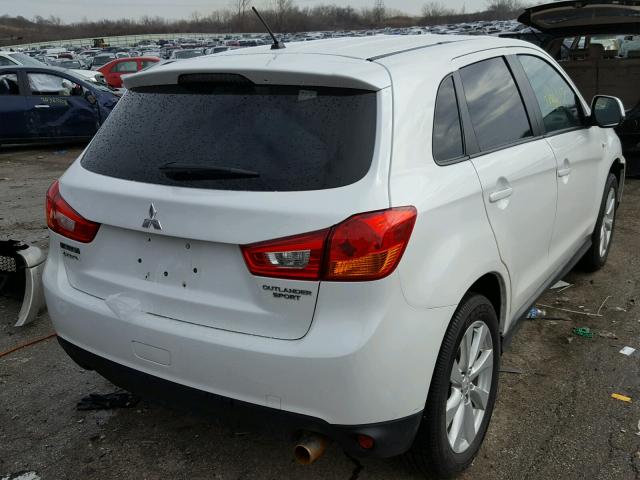 4A4AP3AU7FE009298 - 2015 MITSUBISHI OUTLANDER WHITE photo 4