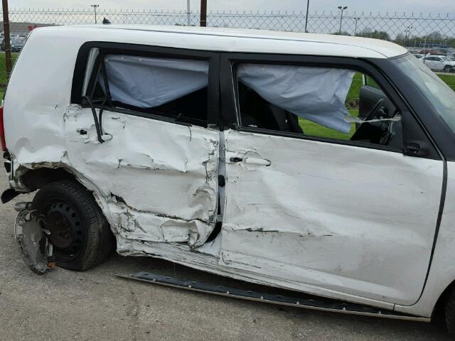 JTLZE4FE8DJ041631 - 2013 TOYOTA SCION XB WHITE photo 9