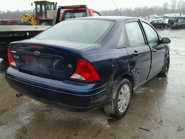 1FAFP34364W181867 - 2004 FORD FOCUS SE C BLUE photo 4