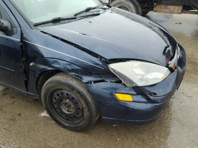 1FAFP34364W181867 - 2004 FORD FOCUS SE C BLUE photo 9