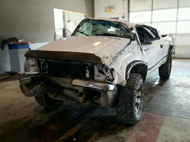 4TAWN72N5XZ477098 - 1999 TOYOTA TACOMA XTR WHITE photo 2