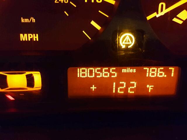 WBAEU33414PF62898 - 2004 BMW 325 XI WHITE photo 8