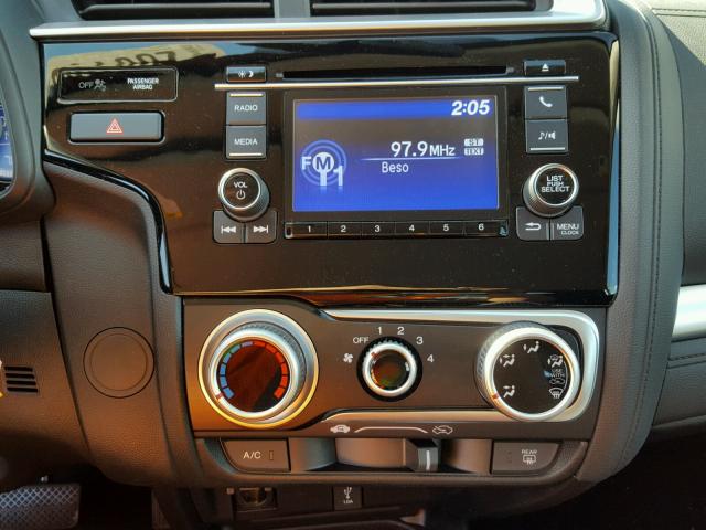 3HGGK5H46JM723817 - 2018 HONDA FIT LX WHITE photo 9