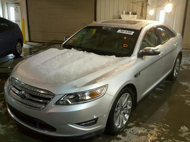 1FAHP2FW8AG114171 - 2010 FORD TAURUS LIM SILVER photo 2