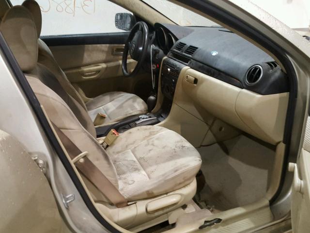 JM1BK12F441115078 - 2004 MAZDA 3 I BEIGE photo 5