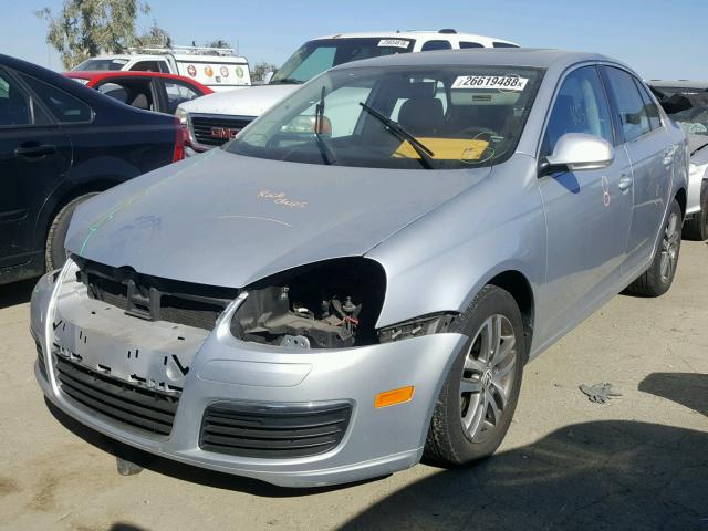 3VWDG71K36M669906 - 2006 VOLKSWAGEN JETTA 2.5 SILVER photo 2