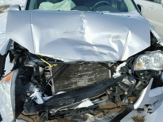 2A8HR54P78R739146 - 2008 CHRYSLER TOWN & COU SILVER photo 7