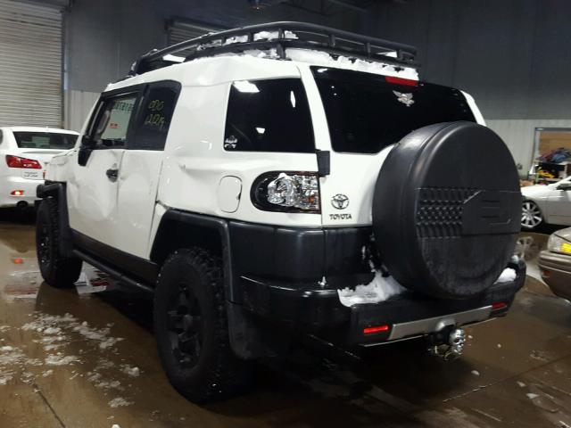 JTEBU11F38K037402 - 2008 TOYOTA FJ CRUISER WHITE photo 3