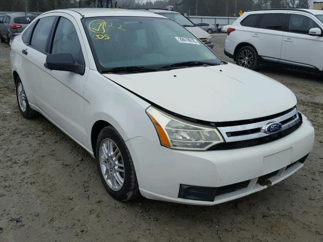 1FAHP35N99W153819 - 2009 FORD FOCUS SE WHITE photo 1