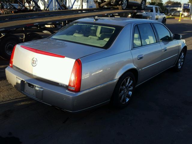 1G6KD57YX8U128971 - 2008 CADILLAC DTS SILVER photo 4