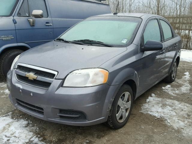 KL1TD56E39B386309 - 2009 CHEVROLET AVEO LS GRAY photo 2