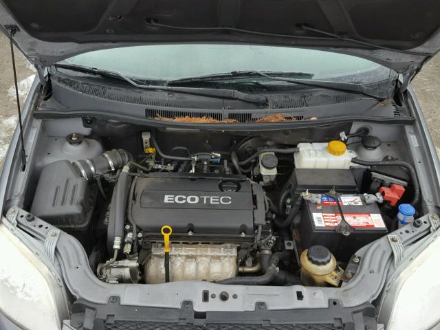 KL1TD56E39B386309 - 2009 CHEVROLET AVEO LS GRAY photo 7