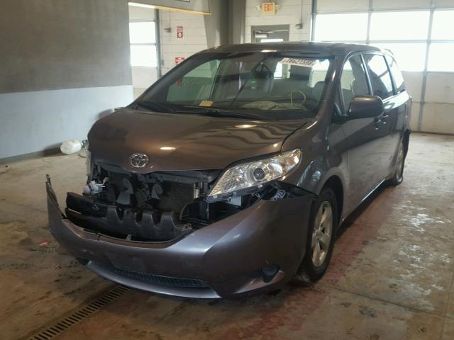 5TDZK3DCXFS560833 - 2015 TOYOTA SIENNA BAS TAN photo 2