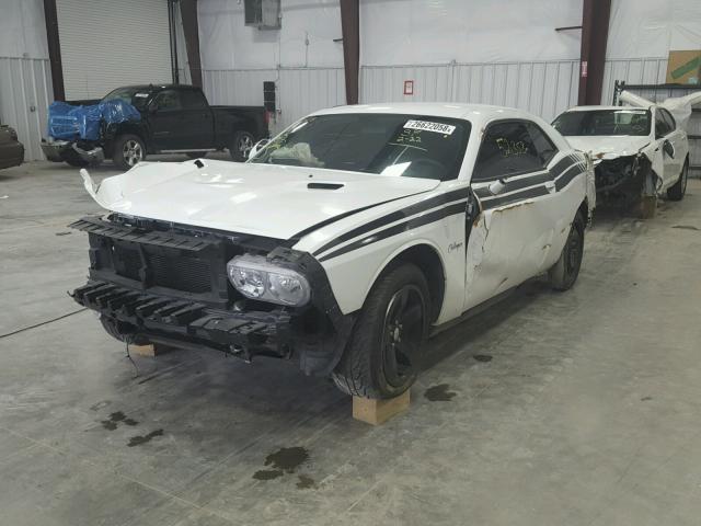 2B3CJ4DG9BH565873 - 2011 DODGE CHALLENGER WHITE photo 2