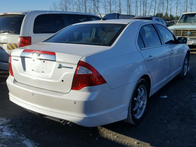 3FADP0L34BR239630 - 2011 FORD FUSION HYB WHITE photo 4