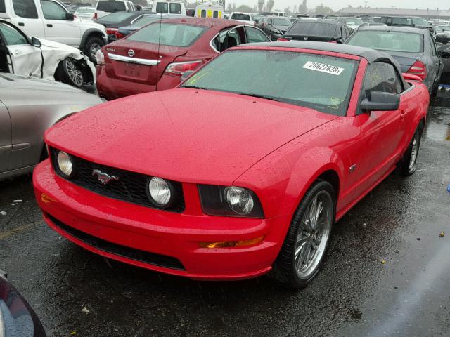 1ZVHT85H355241341 - 2005 FORD MUSTANG GT RED photo 2