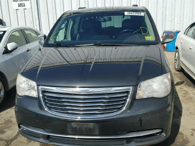 2C4RC1CG4CR118074 - 2012 CHRYSLER TOWN & COU GRAY photo 9