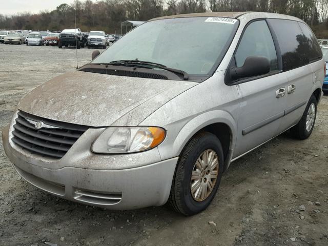 1A4GJ45R87B112483 - 2007 CHRYSLER TOWN & COU SILVER photo 2