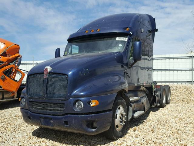 1XKTDU9X36J126191 - 2006 KENWORTH CONSTRUCTI BLUE photo 2