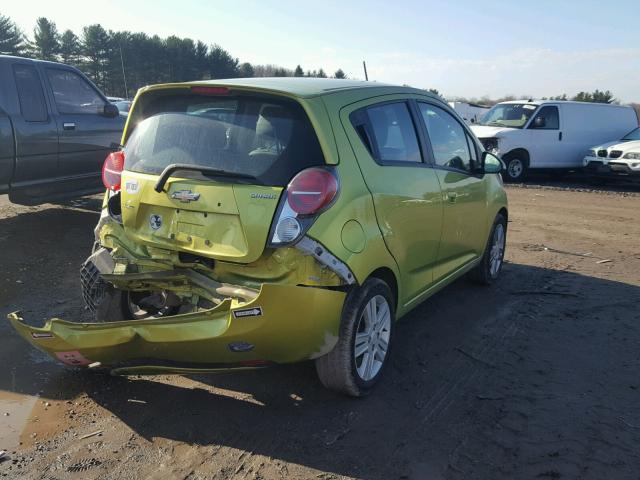 KL8CD6S99DC553369 - 2013 CHEVROLET SPARK 1LT GREEN photo 4