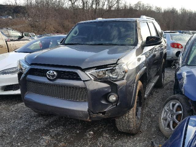 JTEBU5JR9G5367155 - 2016 TOYOTA 4RUNNER SR GRAY photo 2