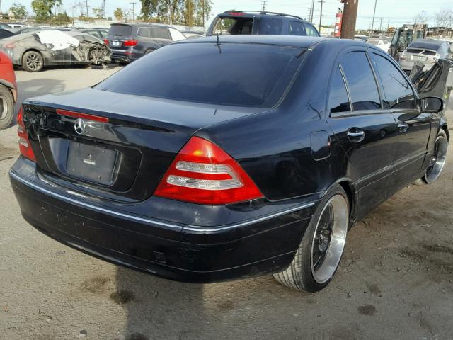 WDBRF61J72F272382 - 2002 MERCEDES-BENZ C 240 BLACK photo 4