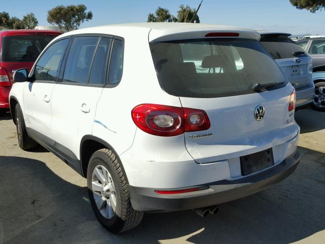 WVGAV75N79W527462 - 2009 VOLKSWAGEN TIGUAN S WHITE photo 3