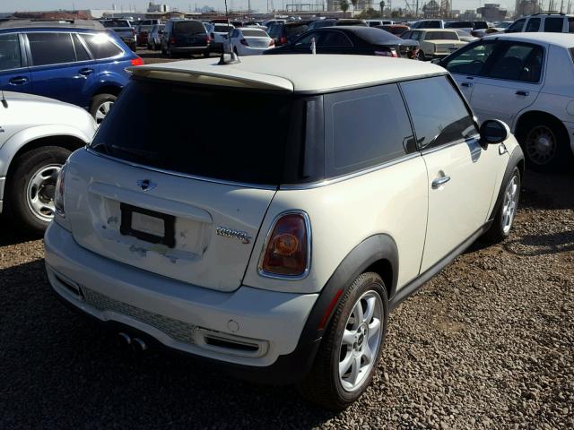 WMWMF73588TT87453 - 2008 MINI COOPER S WHITE photo 4