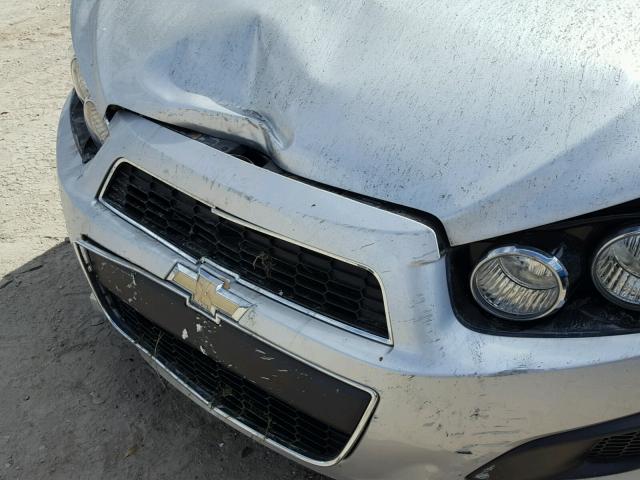 1G1JA5SHXD4125693 - 2013 CHEVROLET SONIC LS SILVER photo 9