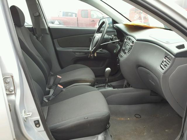 KNADE123286307790 - 2008 KIA RIO BASE SILVER photo 5