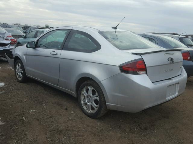 1FAHP3CNXAW203196 - 2010 FORD FOCUS SE SILVER photo 3