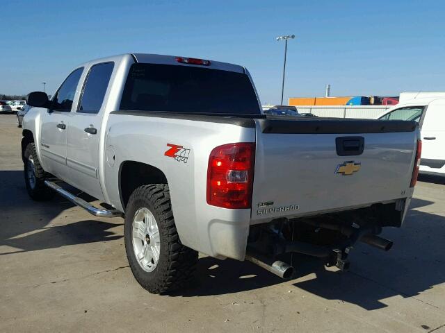 3GCPKSE37BG150662 - 2011 CHEVROLET SILVERADO SILVER photo 3