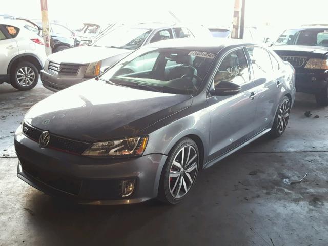 3VW4T7AJXFM403267 - 2015 VOLKSWAGEN JETTA GLI GRAY photo 2