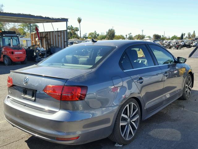 3VW4T7AJXFM403267 - 2015 VOLKSWAGEN JETTA GLI GRAY photo 4